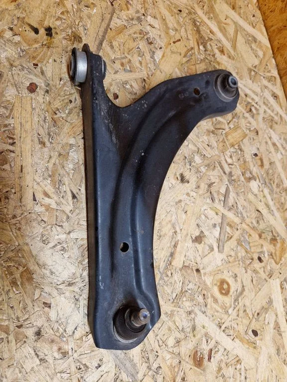 Front lower control arm/wishbone 2Y23