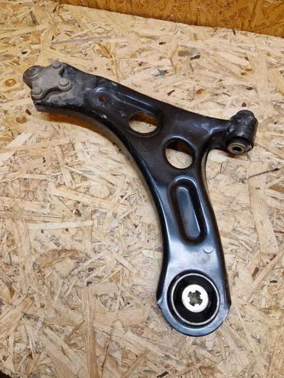 Front lower control arm/wishbone 2241A1647