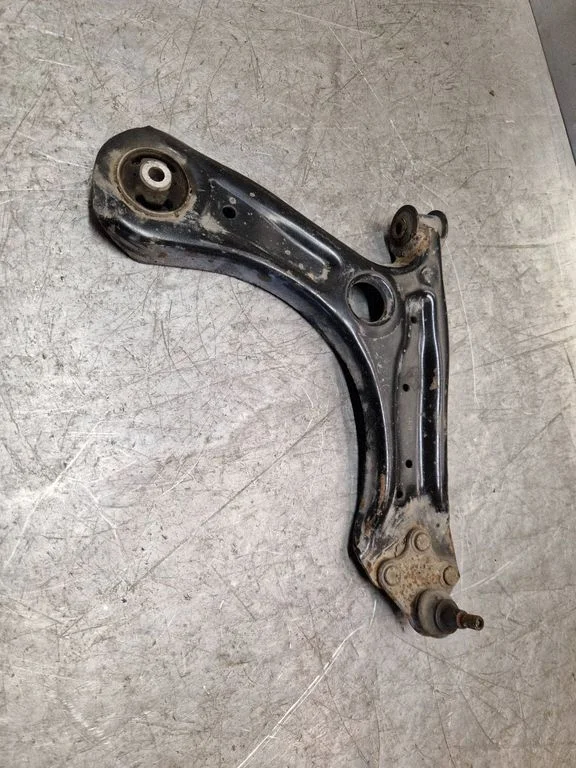 Front lower control arm/wishbone – Volkswagen Polo V 6R (2009-2017)