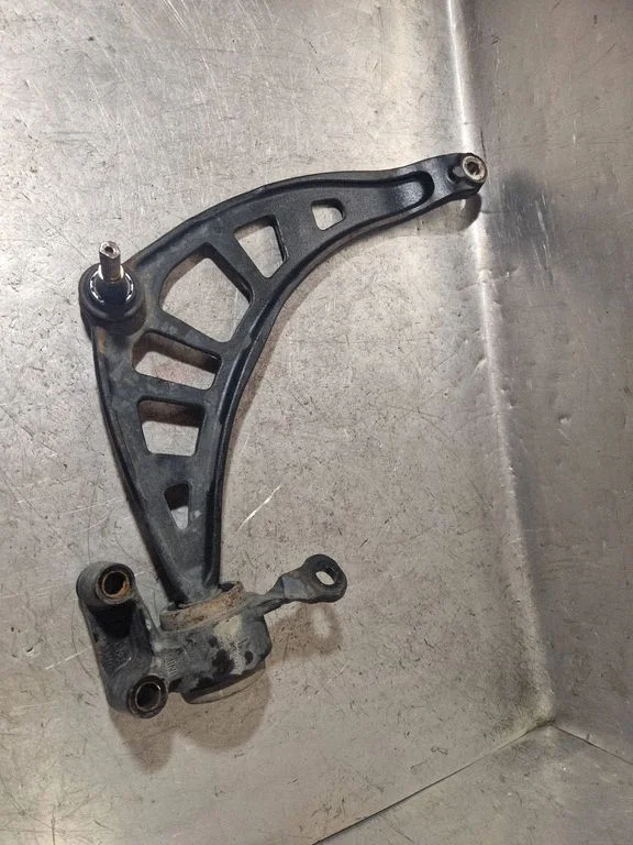 Front lower control arm/wishbone 9806519
