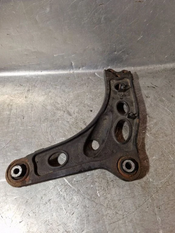 Front lower control arm/wishbone 82006889033