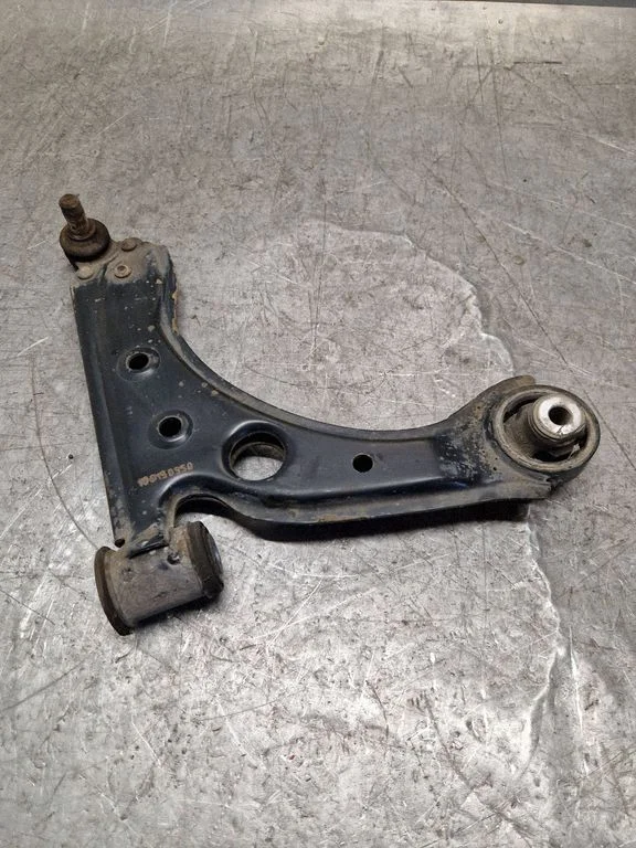Front lower control arm/wishbone 10D150950