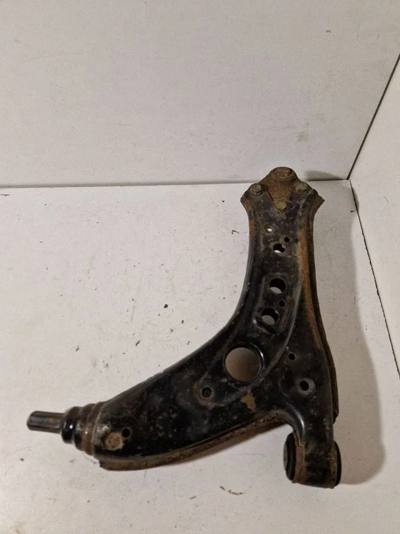 Front lower control arm/wishbone – Volkswagen Polo (2002-2005)
