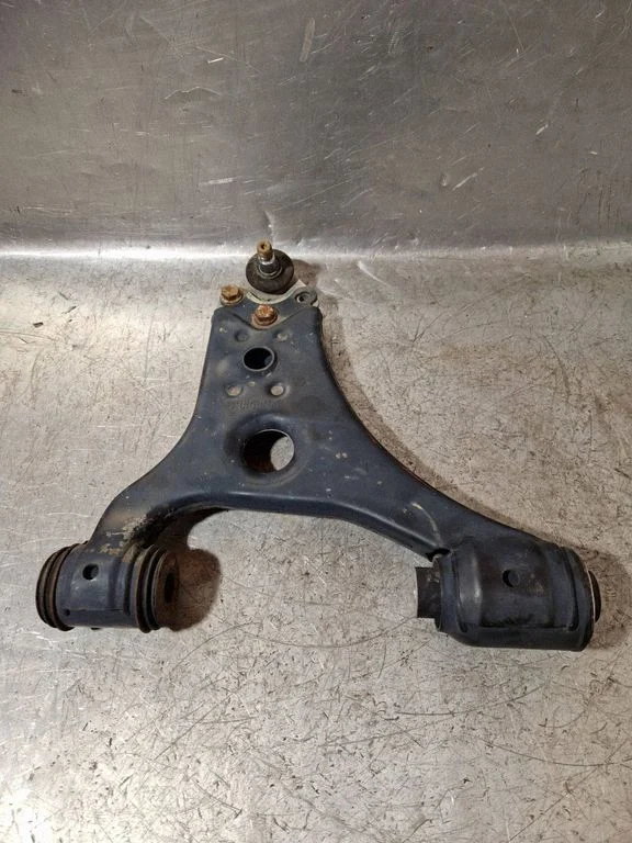 Front lower control arm/wishbone A1693300407