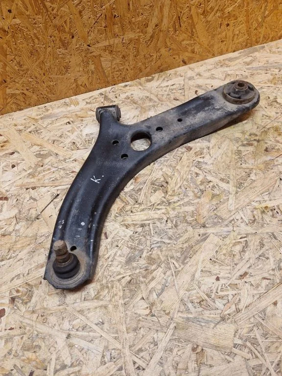 Front lower control arm/wishbone – KIA Rio (2012-2016)