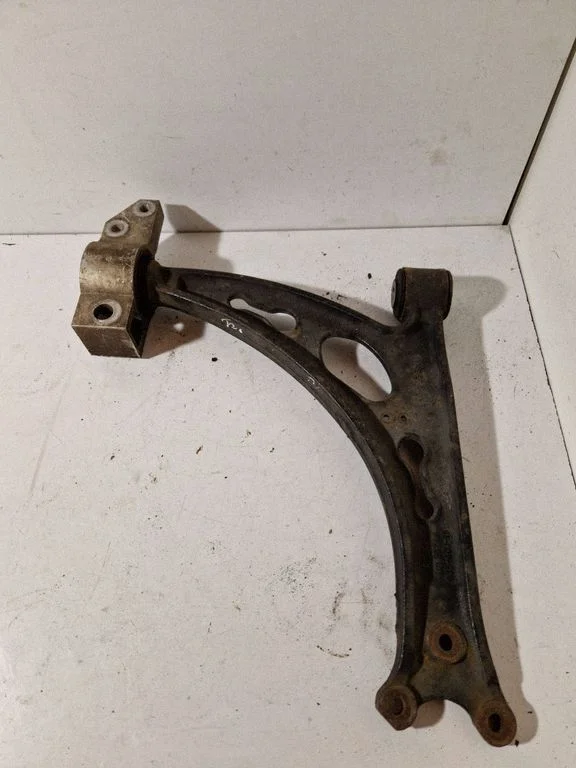 Front lower control arm/wishbone – Volkswagen Touran I (2003-2010)