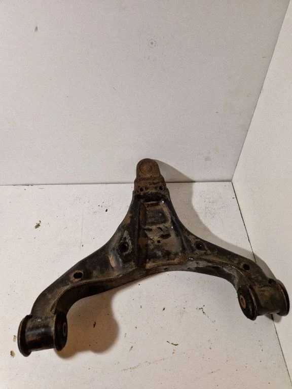 Front lower control arm/wishbone – Mercedes-Benz Sprinter W906 (2006-2018)