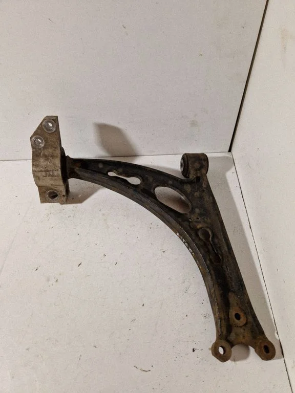 Front lower control arm/wishbone – Skoda Octavia Mk2 (1Z) (2004-2013)