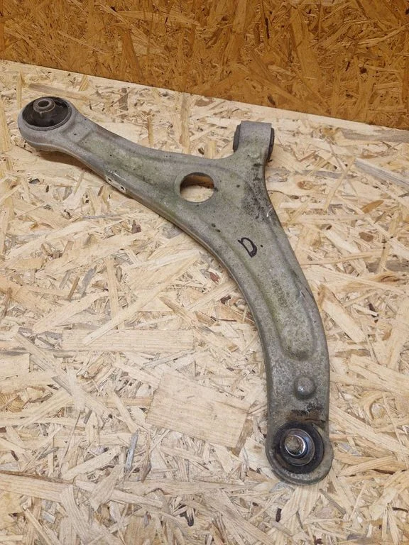 Front lower control arm/wishbone 849108