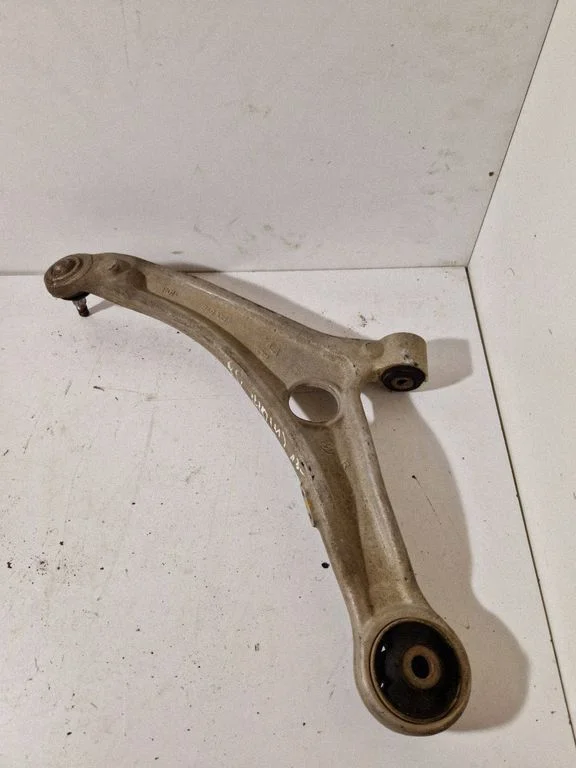 Front lower control arm/wishbone 849108