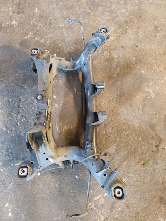 Tagumine abiraam – BMW 3-seeria F30 F35 F31 (2012-2018)