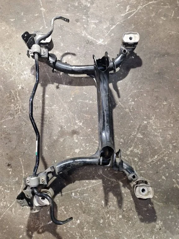 Tagumine abiraam – Audi A4 S4 B9 (2015-2019)