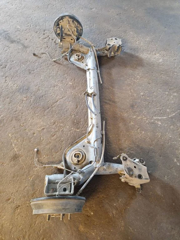 Tagumine sild – Nissan Juke I F15 (2010-2018)