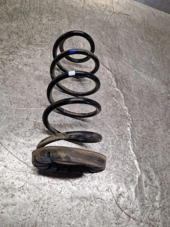 Rear coil spring – KG Mobility Tivoli XLV (2015-)