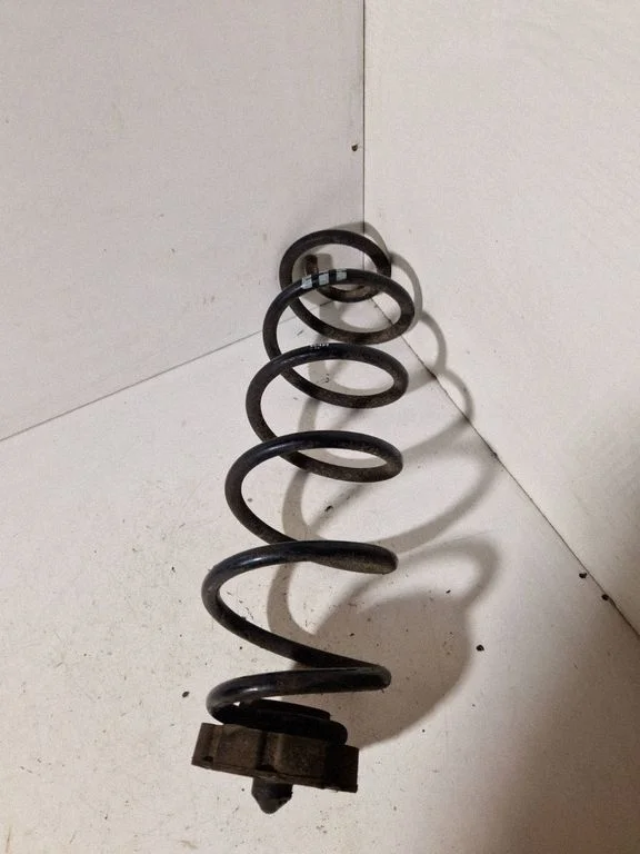 Rear coil spring – Audi A4 Allroad B8 (2008-2016)
