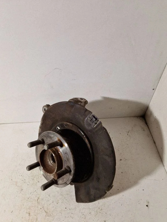 Rear wheel hub – rear right