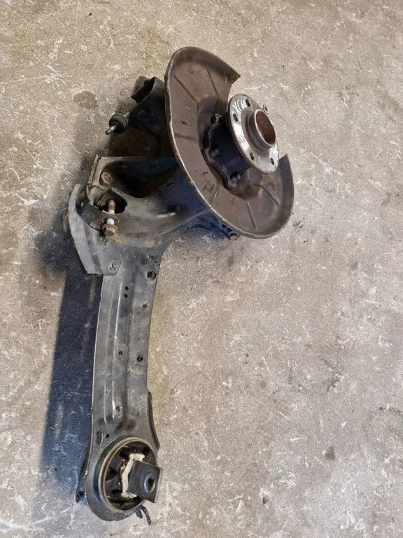 Tagumine rumm – Volvo XC60 (2014-2016)