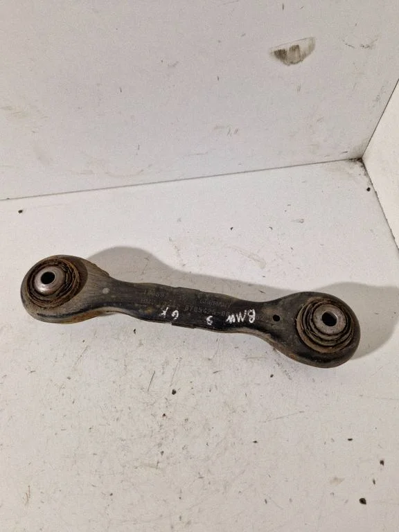Rear control arm 6765425
