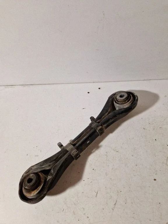 Rear control arm 33518