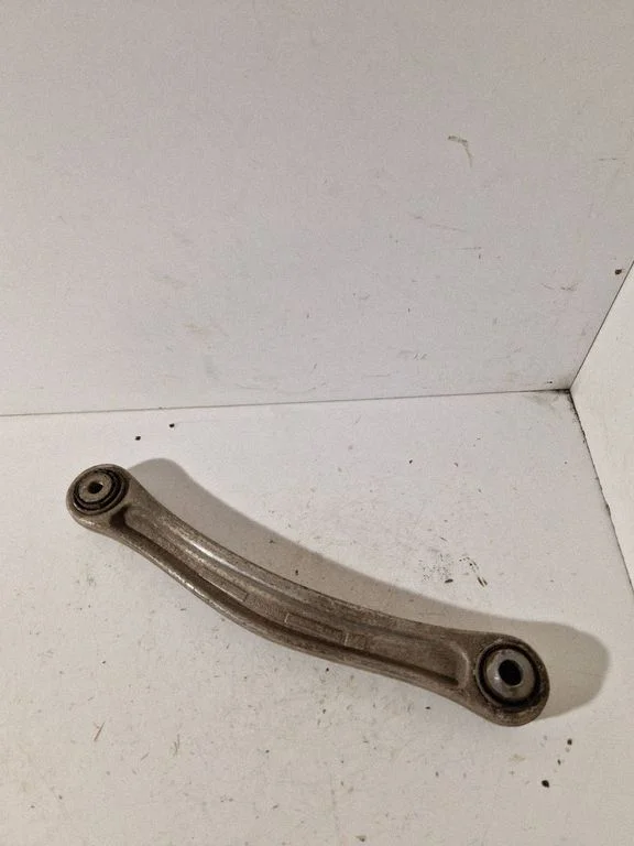 Rear control arm – Audi Q7 4L (2005-2015)