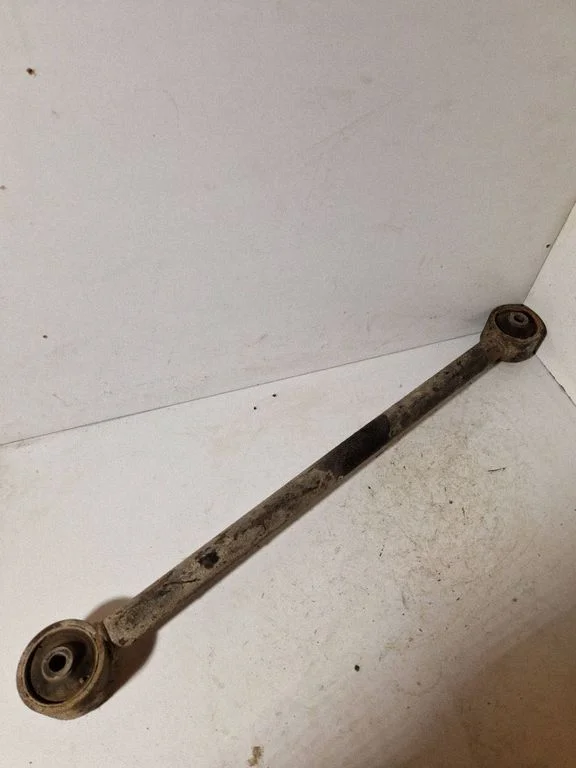 Rear control arm
