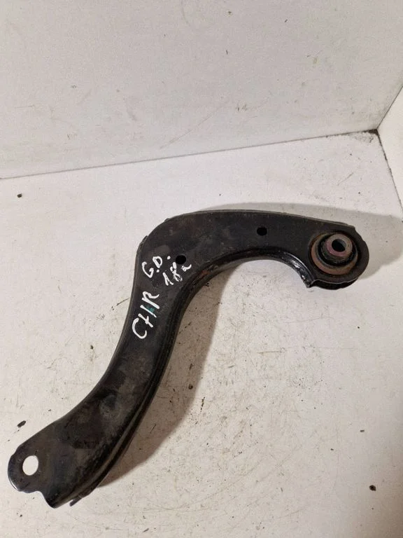 Rear control arm – rear right