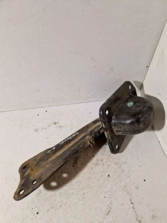 Rear control arm – Skoda Octavia Mk2 (1Z) (2004-2013)