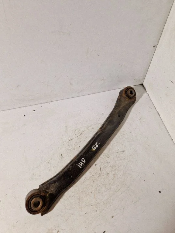 Rear control arm – rear left
