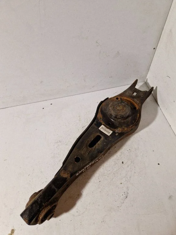 Rear upper control arm/wishbone 552202W150