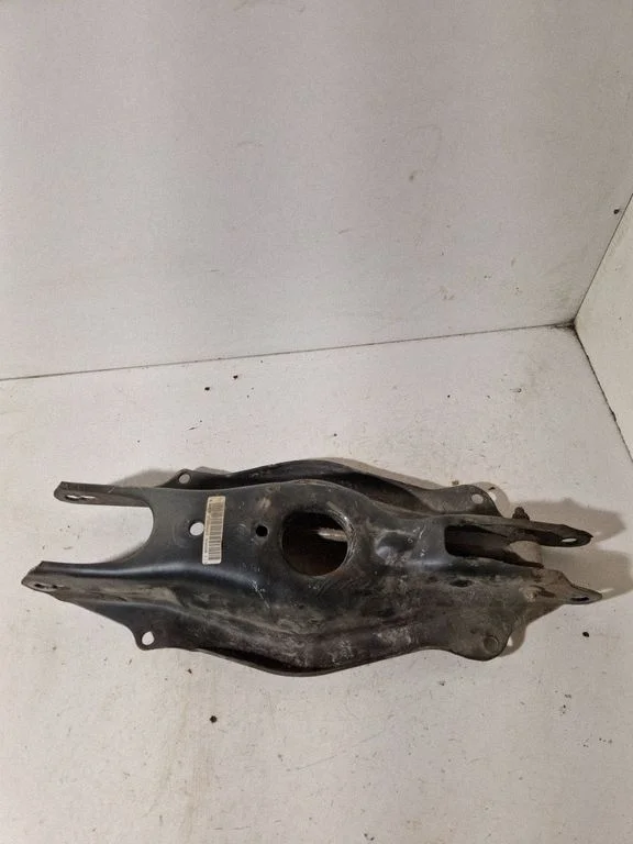 Rear upper control arm/wishbone A2053522000