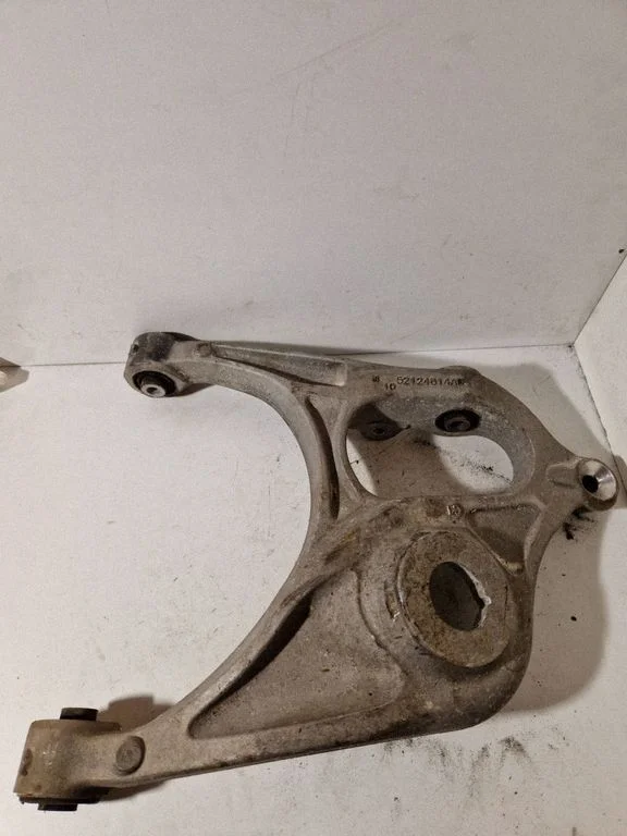 Tagumine ülemine õõtshoob – Jeep Grand Cherokee (2010-2021)