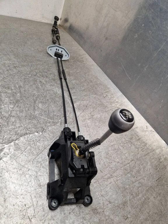 Gear selector mechanism 3170035000