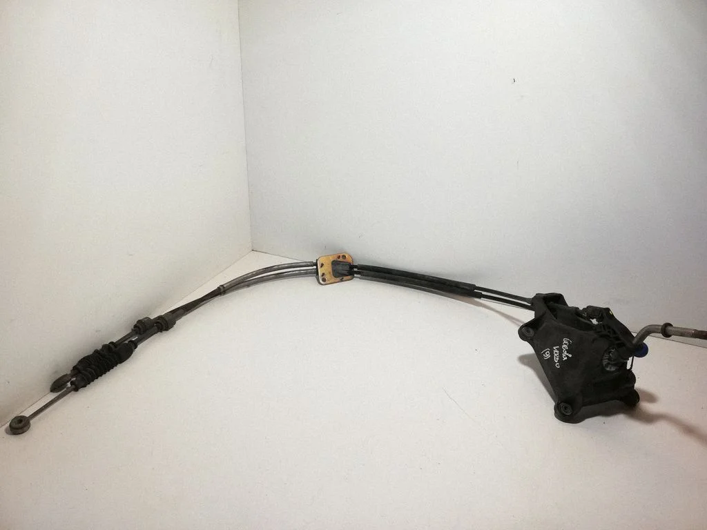 Gear selector mechanism – Toyota Corolla Verso AR10 (2004-2009)