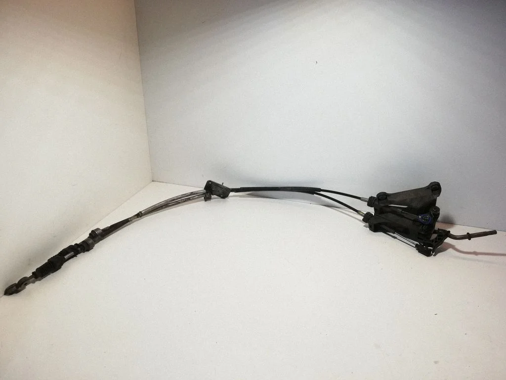 Gear selector mechanism – Toyota Corolla Verso AR10 (2004-2009)