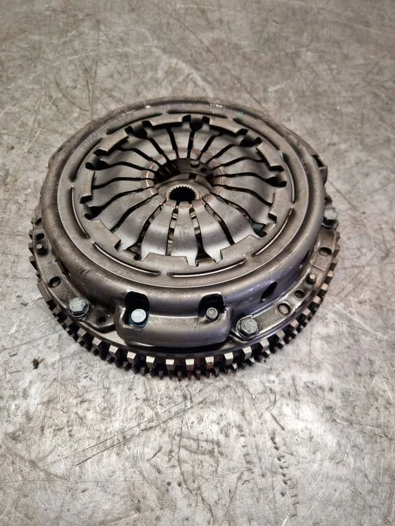Clutch set kit 302101852R – Renault Twingo III (2014-)