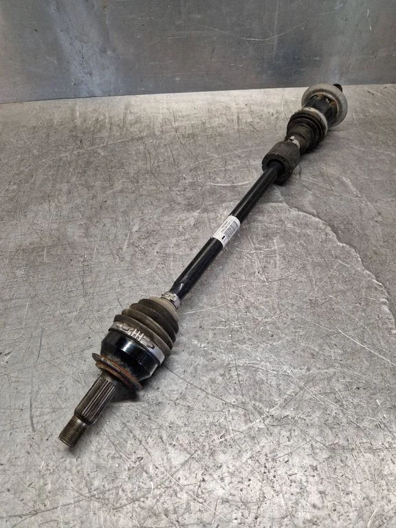 Rear driveshaft 9813597