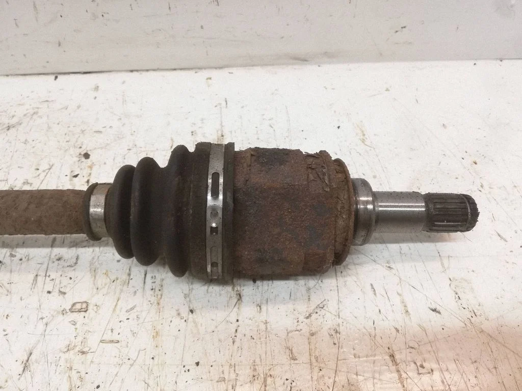 Rear driveshaft – Toyota RAV 4 (XA30) (2006-2016)