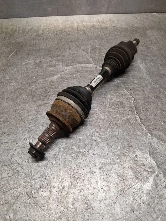 Front driveshaft 13335137