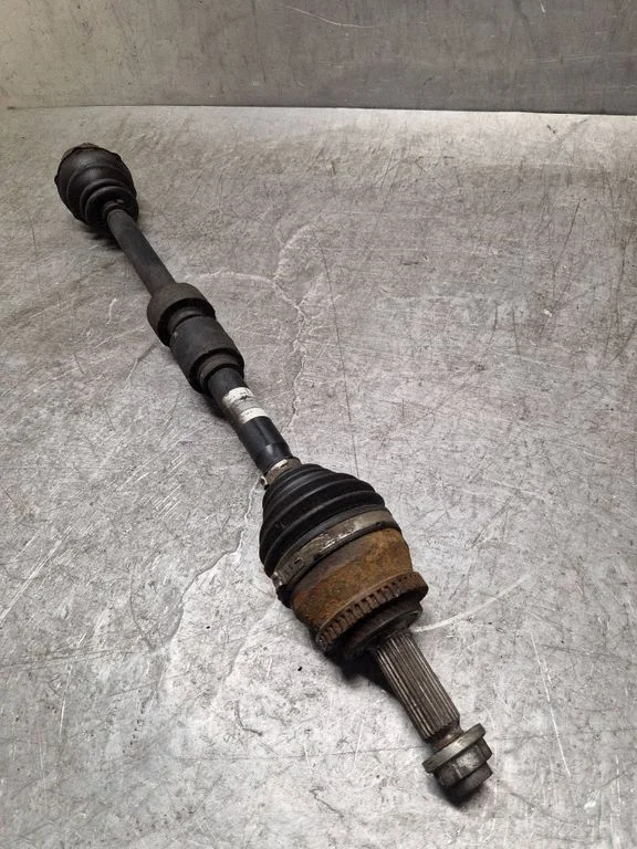 Front driveshaft 293A0826