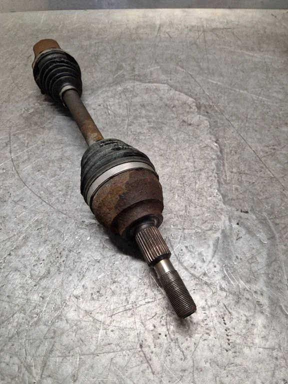 Front driveshaft – left