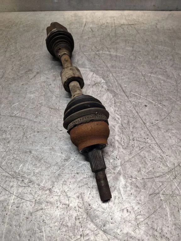 Front driveshaft – left