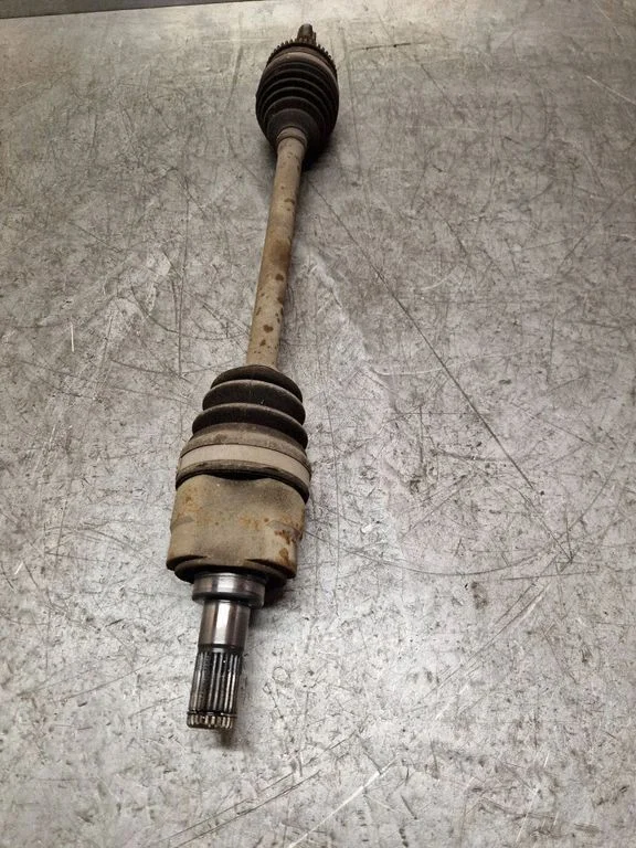 Front driveshaft – left
