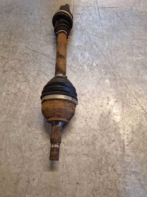 Front driveshaft – left