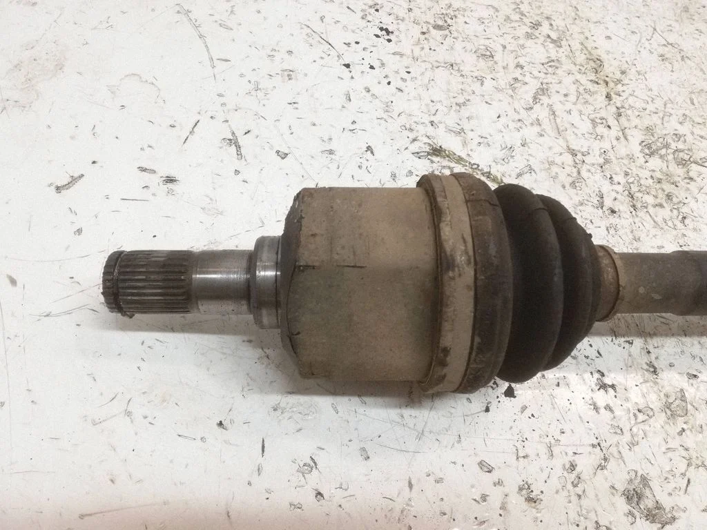 Front driveshaft 495013Z350