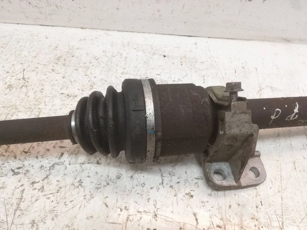 Front driveshaft 8200725502