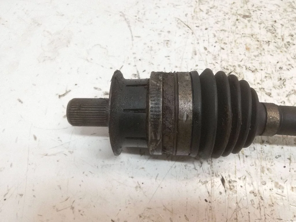 Front driveshaft P31325185AC