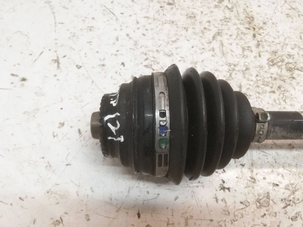 Front driveshaft 7591682