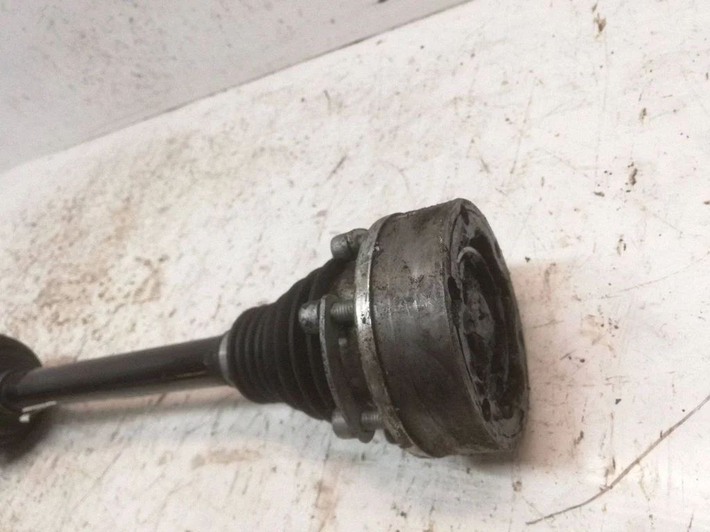 Front driveshaft – Volkswagen Touran I (2003-2010)