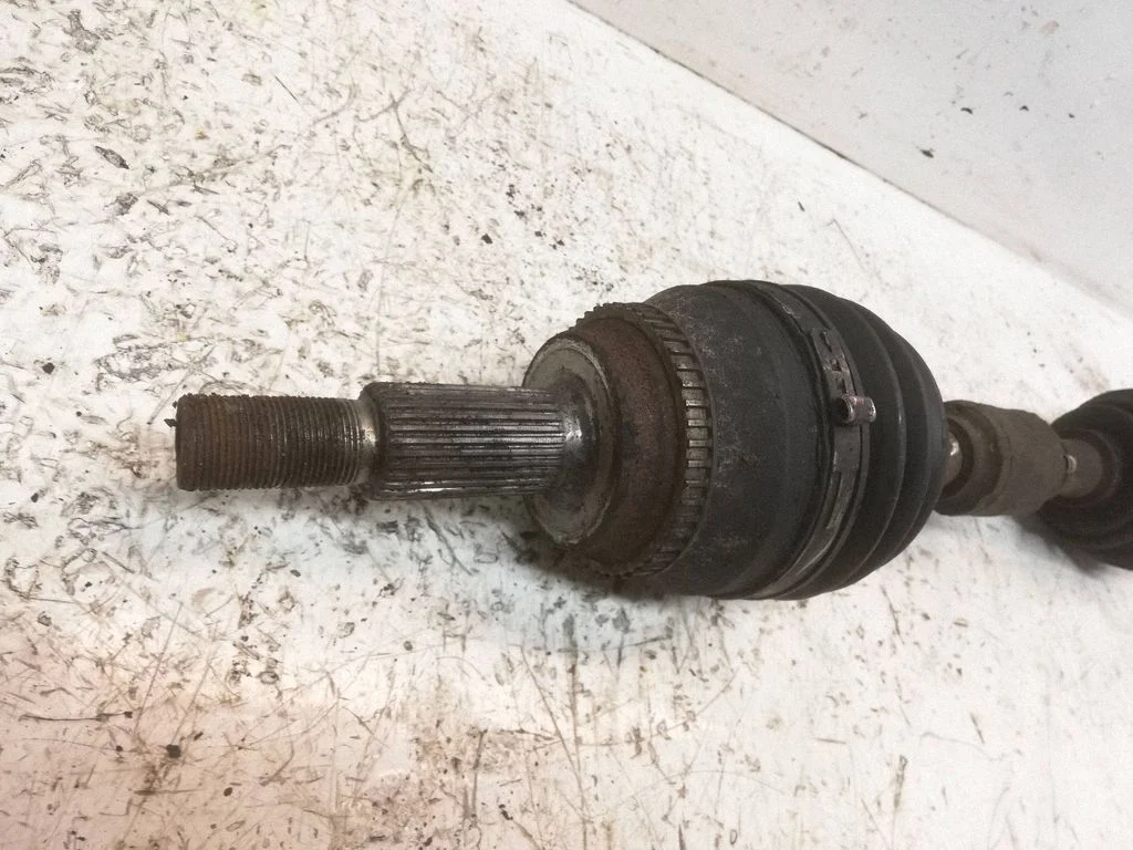 Front driveshaft – Toyota Corolla Verso AR10 (2004-2009)