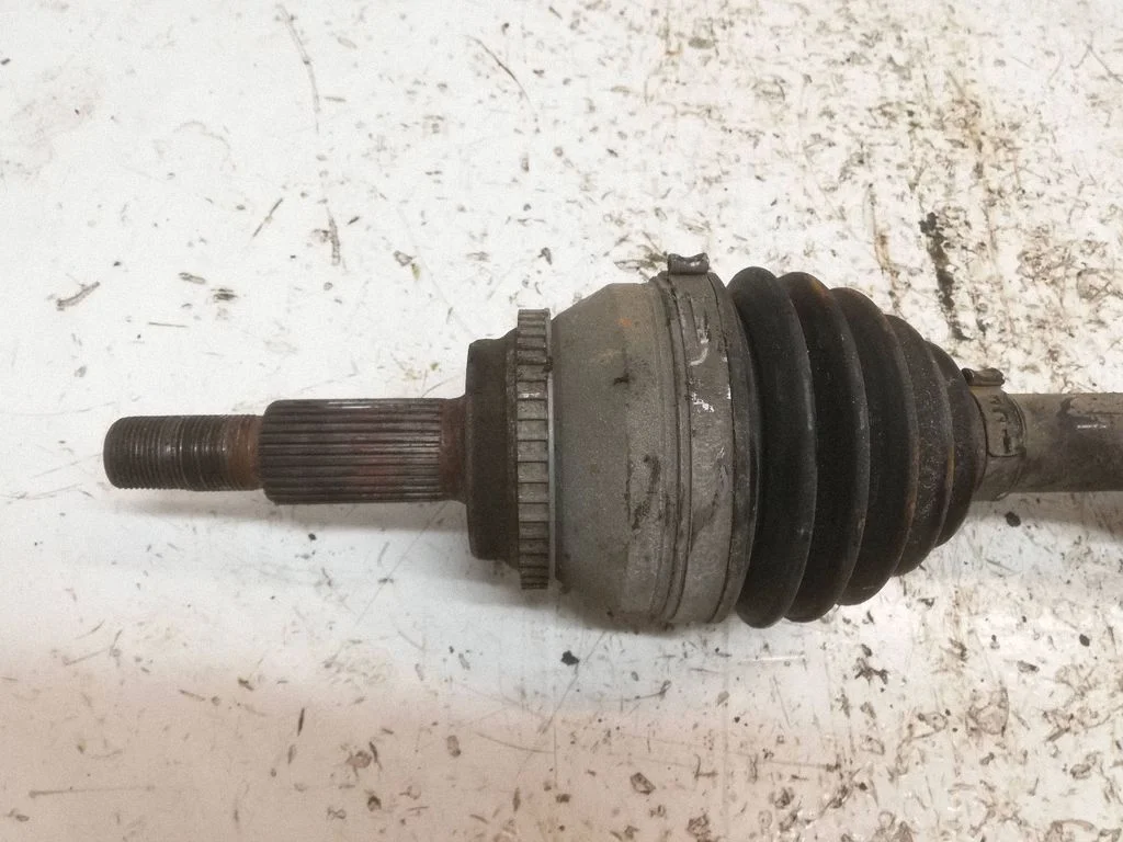 Front driveshaft – Toyota Corolla Verso AR10 (2004-2009)